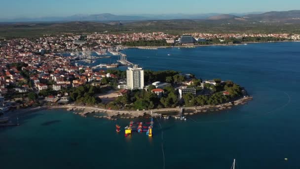 Prachtig Landschap Van Kleine Resort Stad Vodice Kroatië Luchtfoto Drone — Stockvideo