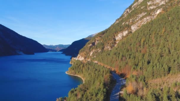 Levée Dessus Rivage Lac Forestier Coucher Soleil Dans Lac Achensee — Video