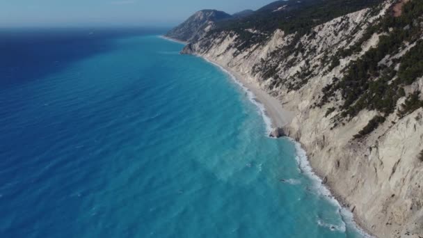 Lefkada Sahilinin Hava Sineması Egremni Nin Popüler Plajında Güzel Turkuaz — Stok video