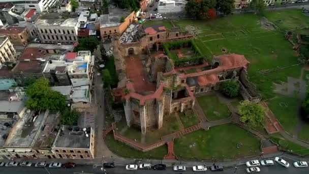 Antenn Top Cirklar Över San Francisco Kloster Ruiner Santo Domingo — Stockvideo