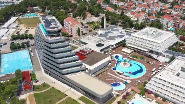 Luchtfoto Van Hotel Olympia Sky Vodice Dalmatië Kroatië Overdag Drone — Stockvideo
