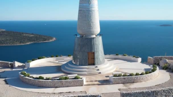 Vista Estatua Nuestra Señora Loreto Primosten Croacia Dron Ascendente — Vídeo de stock