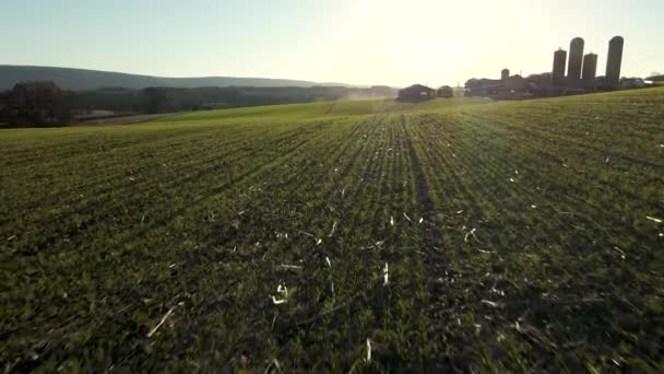 Aerial Cover Crop Seedlings Passing Tractor Rural Pennsylvania Stany Zjednoczone — Wideo stockowe