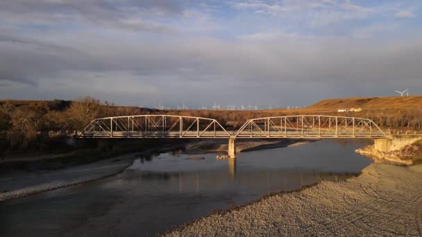 Aufsteigende Luftaufnahmen Einer Alten Fachwerkbrücke Ländlichen Alberta Kanada Sonnenuntergänge Süden — Stockvideo