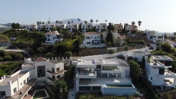 Golfplatz Marbella Spanien Luxushäuser — Stockvideo