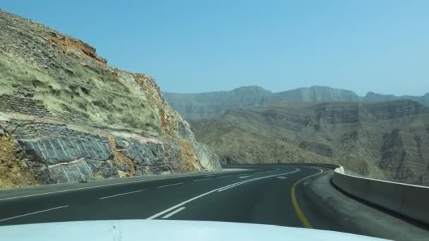 Pov沿着迪拜的Jebel Jais空旷山路行驶 — 图库视频影像