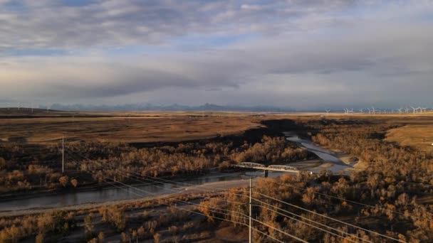 Imágenes Aéreas Hermoso Puente Celosía Antiguo Paisaje Rural Alberta Canadá — Vídeos de Stock