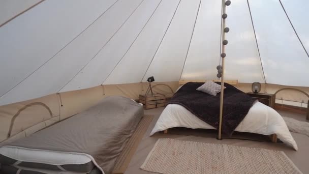 Fancy Glamping Tent Cosy Decoration Campsite Wide Pan Right — Stock Video