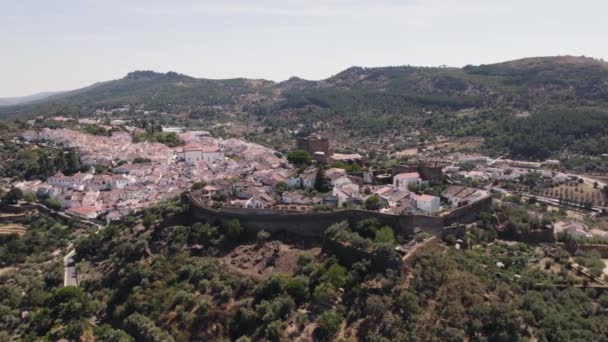 Aerial Orbitando Alrededor Castelo Vide Fortaleza Paisaje Circundante Portugal — Vídeo de stock