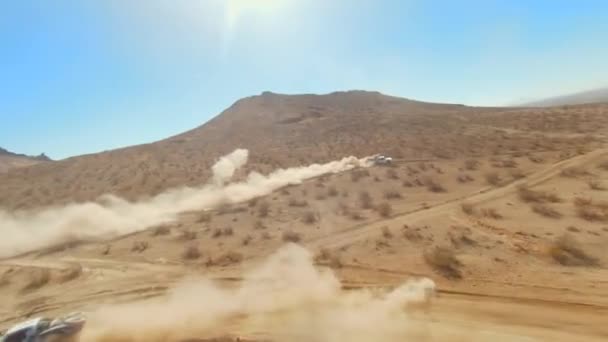 Road Vehicles Race Mojave Desert Rally Thrilling Competition Mojave Desert — Stock Video