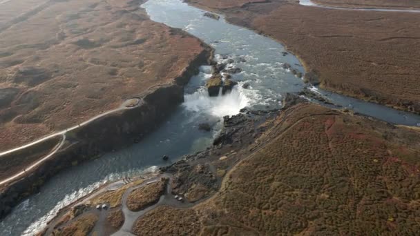 Widok Powietrza Rzekę Arktycznym Krajobrazie Islandii Dron Lecący Nad Rzeką — Wideo stockowe