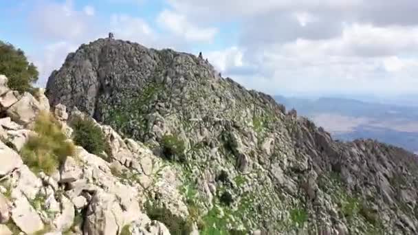 Fast Drone Clip Flying Peak Zaghouan Tunisia Some Tourist Hikers — Stock Video