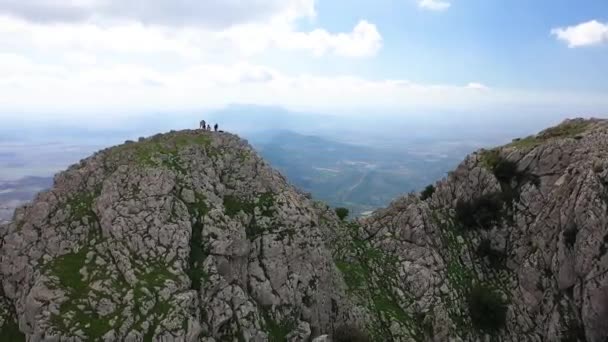 Plano Circular Cima Zaghouan Túnez Con Algunos Turistas Senderismo Parte — Vídeo de stock