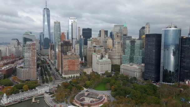 Flygfoto Över Stora Skyskrapor Big Apple New York Usa Panorera — Stockvideo