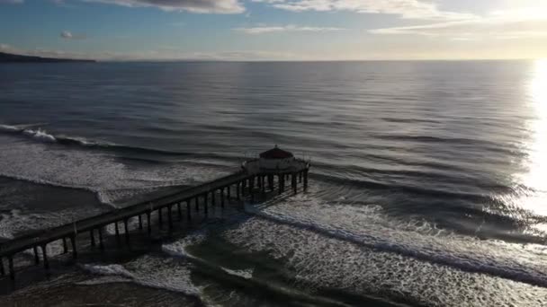 Kaliforniya Sahilindeki Manhattan Sahili Skelesi Yuvarlak Akvaryumu Nun Hava Görüntüsü — Stok video