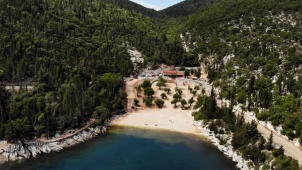 Scenic View Foki Pebble Beach Kefalonia Griekenland Luchtfoto — Stockvideo