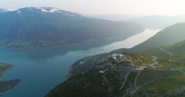 Loen Gondola Skylift Mountain Top Tyrkysová Fjord Sunset Glight Anténní — Stock video