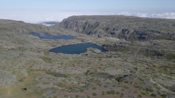 Vorwärts Über Die Serra Estrela Mit Kleinen Seen Hintergrund Portugal — Stockvideo