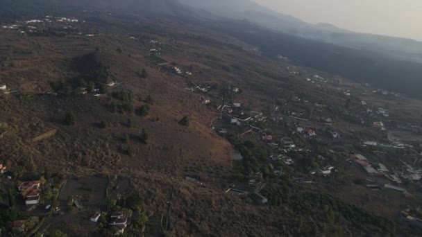 Cumbre Vieja Volcán Humeante Palma Islas Canarias Revelar Inclinación Aérea — Vídeo de stock