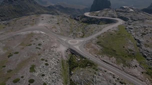 Vista Panorâmica Serra Estrela Portugal Inclinação Aérea Para Trás Revelar — Vídeo de Stock