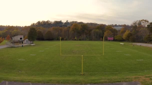 Drone Che Attraversa Campo Calcio Dei Parchi Locali Vedere Kentucky — Video Stock