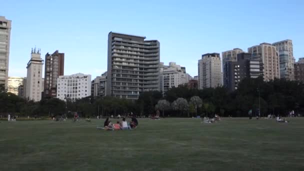 Folk Har Fritid Solrik Ettermiddag Parque Povo Sao Paulo Panorering – stockvideo