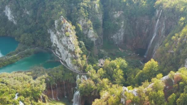 Increíble Vista Aérea Drones Brillantes Lagos Turquesas Conectados Con Cascadas — Vídeos de Stock