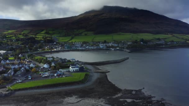 Carlingford Louth Ierland Oktober 2021 Drone Draait Langzaam Rond Haven — Stockvideo