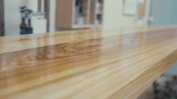 Hermoso Acabado Aceite Brillante Mesa Madera Pino — Vídeos de Stock