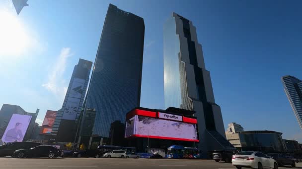 首尔世界贸易中心 Wtc 南韩蓝天上的贸易塔和帕纳斯摩天大楼广角低矮 — 图库视频影像