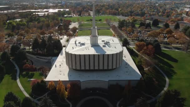 Provo Lds Mormon Tempel Met Prachtige Utah Valley Achtergrond Luchtfoto — Stockvideo