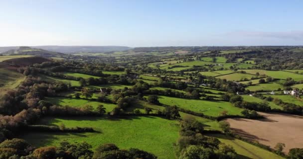 Idyllische Rolling Hills Van East Devon Countryside Luchtfoto Pan Right — Stockvideo