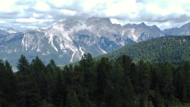 Vista Majestosa Montanha Das Dolomitas Itália Tiro Aéreo — Vídeo de Stock