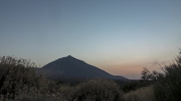 Teide Vulkaan Silhouet Dag Tot Nacht Zonsondergang Tijd Verstrijken — Stockvideo