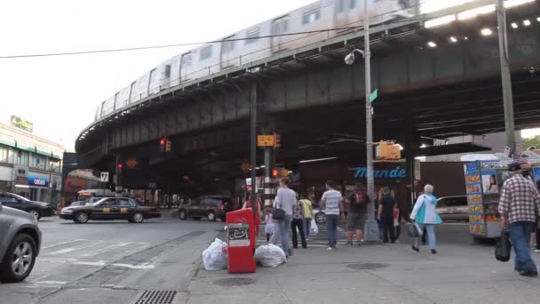 Cruzamento Urbano Movimentado Brighton Beach Brooklyn Nova York Dia Ensolarado — Vídeo de Stock