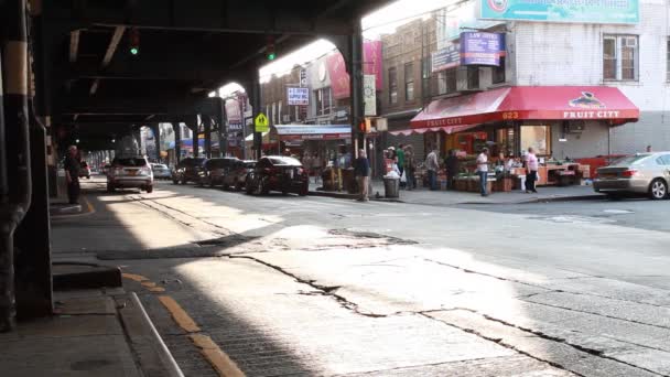 Ocupada Calle Urbana Brighton Beach Brooklyn Nueva York Día Soleado — Vídeos de Stock