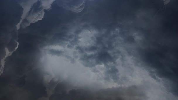 Tormenta Eléctrica Relámpago Detrás Nubes Oscuras — Vídeo de stock