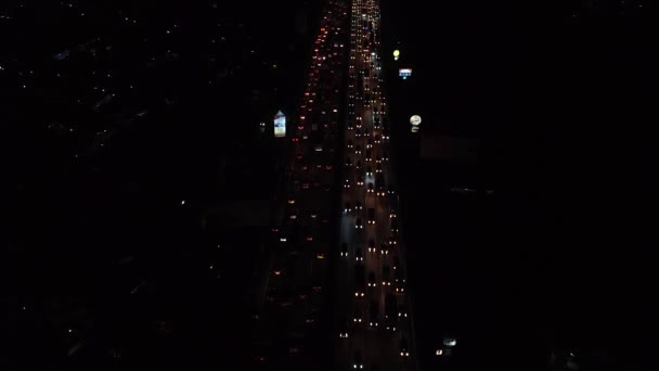 Hava Görüntüsü Yoğun Trafik Otoyolu Gecesi — Stok video