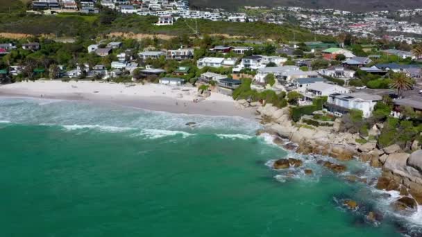 Cape Towns Sıcak Suyu Güzel Mavi Gökyüzü Ile Aile Dostu — Stok video