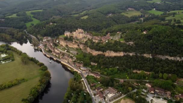 Vue Aérienne Beynac Cazenac France Petit Village Médiéval Pierre Dans — Video