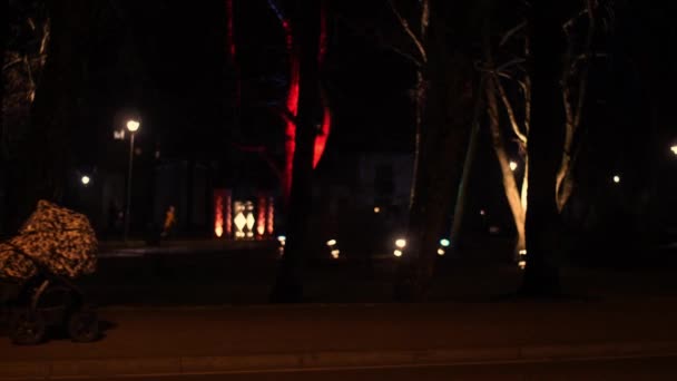 기념식 바지에서 촛불을 — 비디오