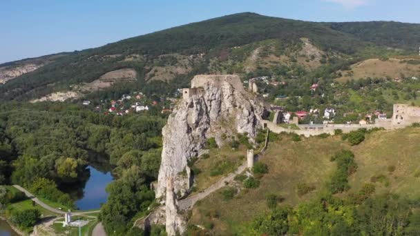 斯洛伐克布拉迪斯拉发Hrad Devin城堡的公开照片 — 图库视频影像