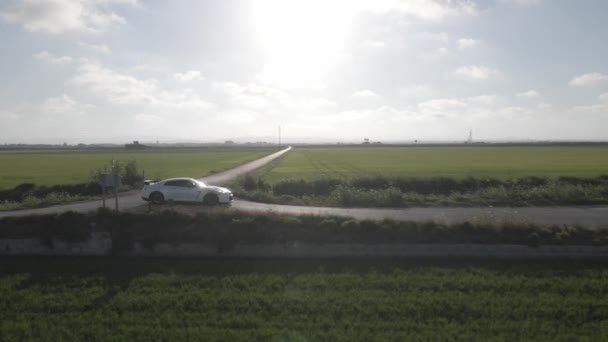 Câmera Perseguição Vista Lateral Campo Nissan Gtr Formato Mp4 Chalup4K — Vídeo de Stock