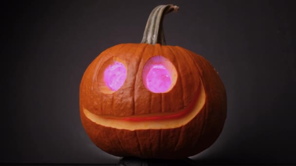 Colorat Ochi Strălucitoare Jack Lanterne Filare Fundal Negru Pentru Halloween — Videoclip de stoc