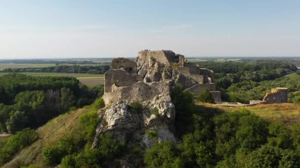 Captura Dron Rotativa Cinematográfica Del Castillo Hrad Devin Bratislava Eslovaquia — Vídeo de stock