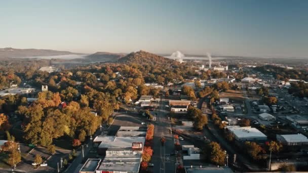 Hyperlapse Drone Het Centrum Van Dalton Vliegen Naar Fabrieken Ochtend — Stockvideo