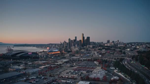 Hyperlapse Aerial Dari Pusat Kota Seattle Selama Matahari Terbenam — Stok Video