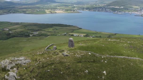 爱尔兰丁格尔半岛的洛基城堡废墟 格罗斯山 — 图库视频影像