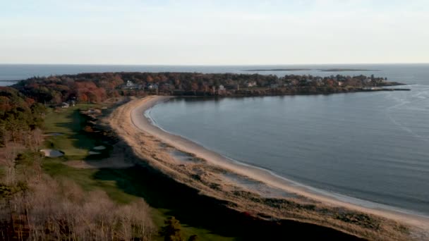 メイン州スカボローの芽ネックビーチの息をのむような空中の広い角度 — ストック動画