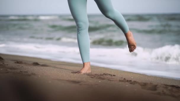 Elevating Legs Yogi Slow Motion Barcelona — Stock Video